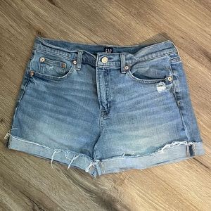 Gap denim 3” shorts size 6/28